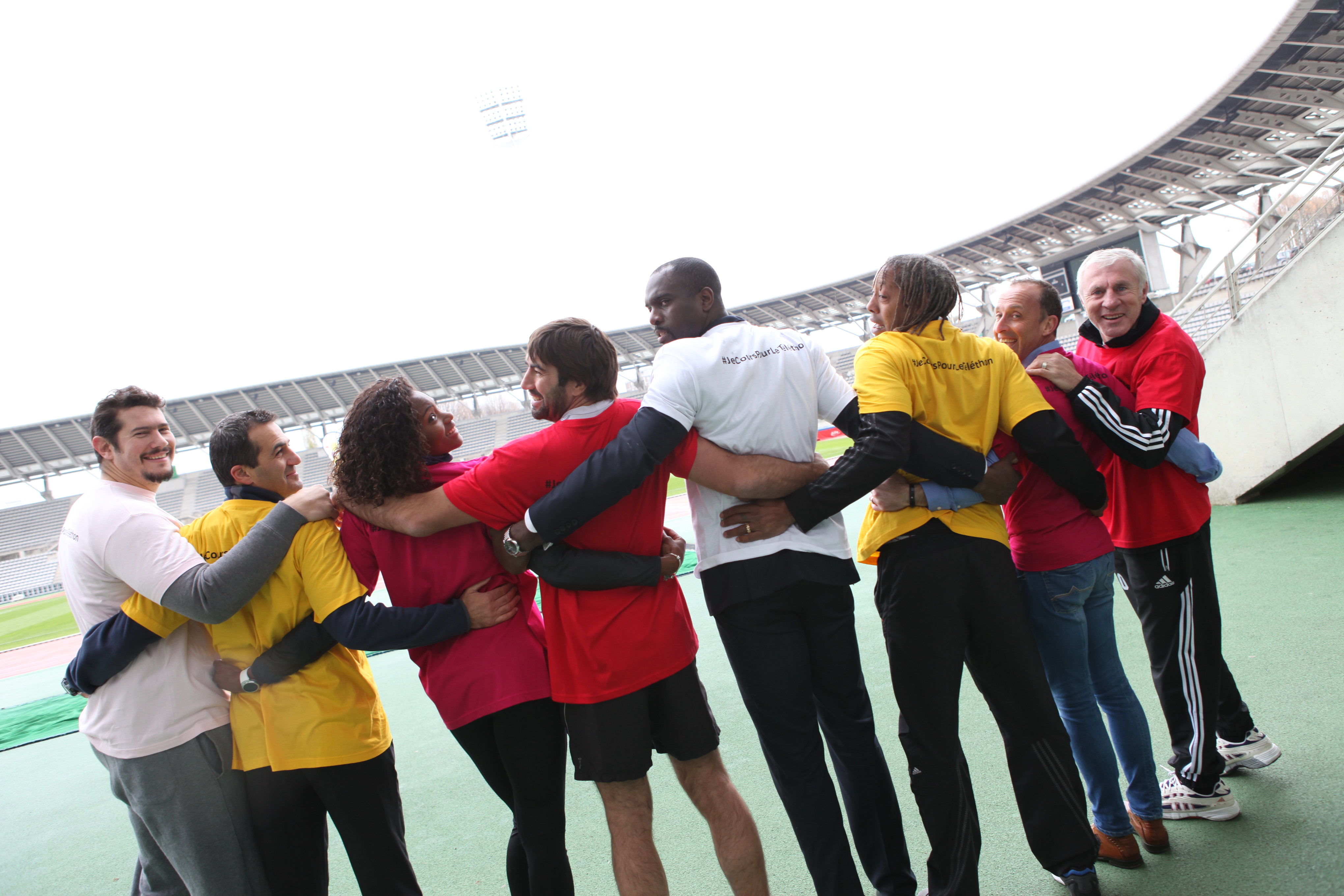 course connectée téléthon 2015 capitaines Muriel Hurtis, JEFF Dubois, Pascal Gentil, Luc Leblanc, Jackson Richardson, Vincent Parisi, Alessandro di Benedetto, Luis Fernandez