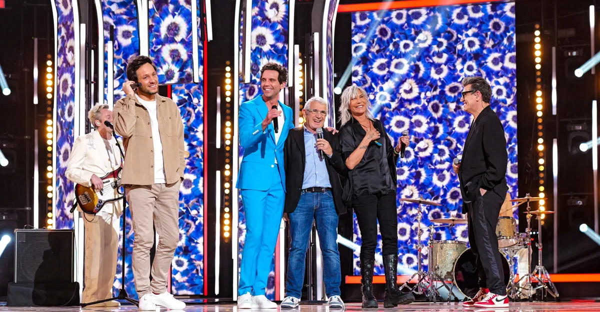 Mika, parrain du Téléthon 2024, en compagnie d'anciens parrains et marraines.