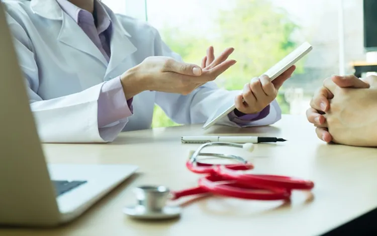 Vignette Actualité - Docteur et le patient discutent