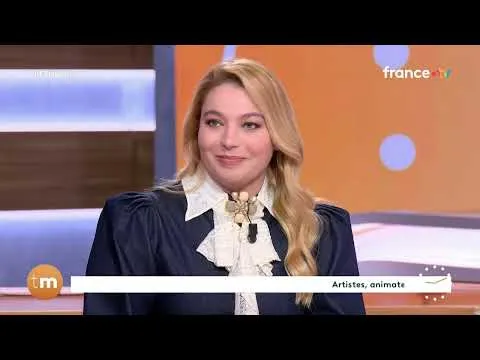 Objectif 20 millions avant midi : Santa s'engage à sauter de la Tour Eiffel !