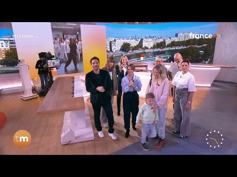 Santa-Telethon Dancing - Telematin