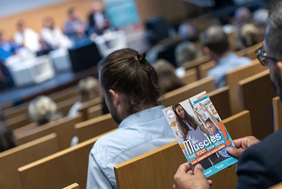 À l’occasion des 2es Assises du Muscle organisées par l’AFM-Téléthon et l’Institut de Myologie, médecins, chercheurs, responsables politiques, acteurs de la santé, de l’entreprise, de l’éducation et du sport partagent leurs analyses et leurs solutions pour mieux comprendre les grands enjeux de la santé musculaire.