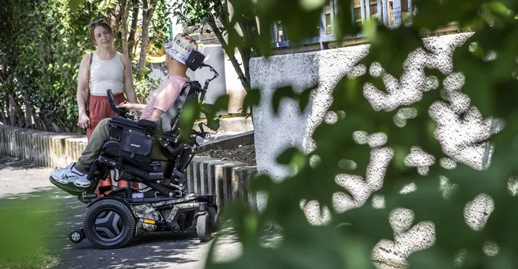 Un RPS accompagne un malade à domicile en Provence