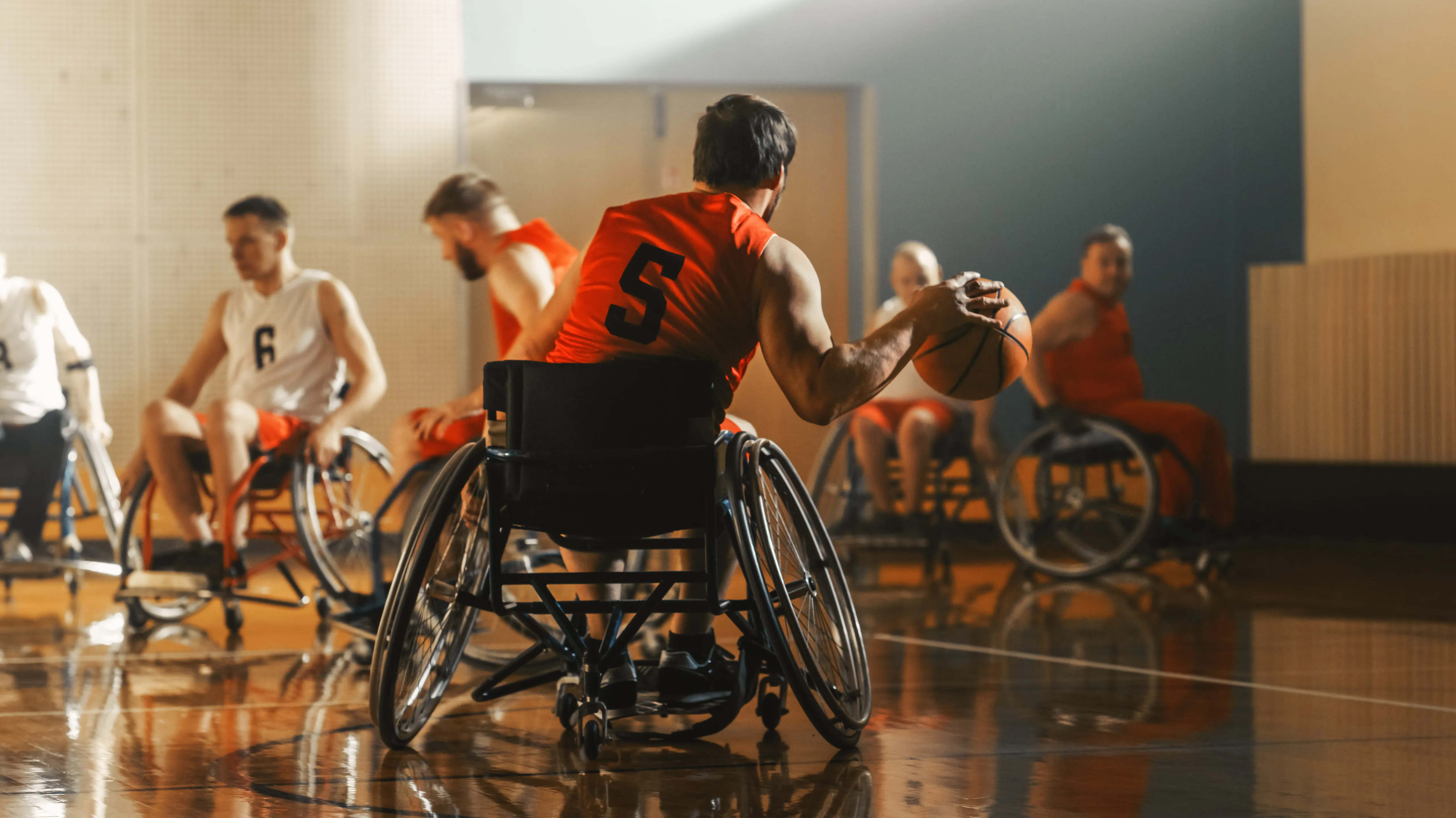 Vignette - Personnes qui jouent au basket fauteuil