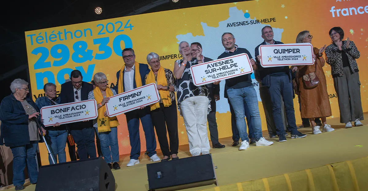 Les 4 villes ambassadrices sur scène lors du Lancement de campagne du Téléthon 2024 à Evry