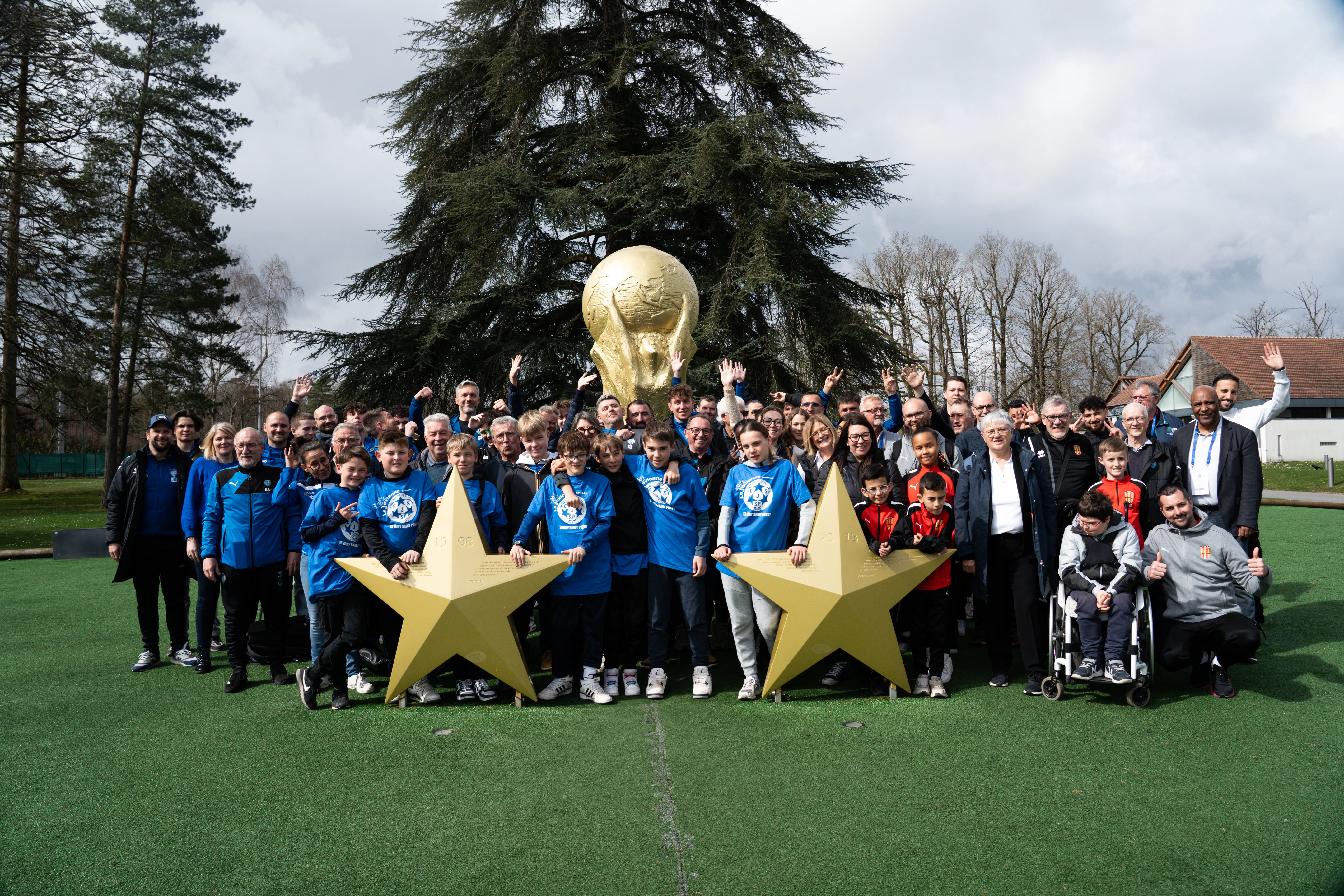 Les lauréats Téléthonfoot reçus à Clairefontaine, mars 2025