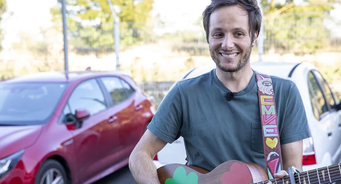 Vianney et sa guitare