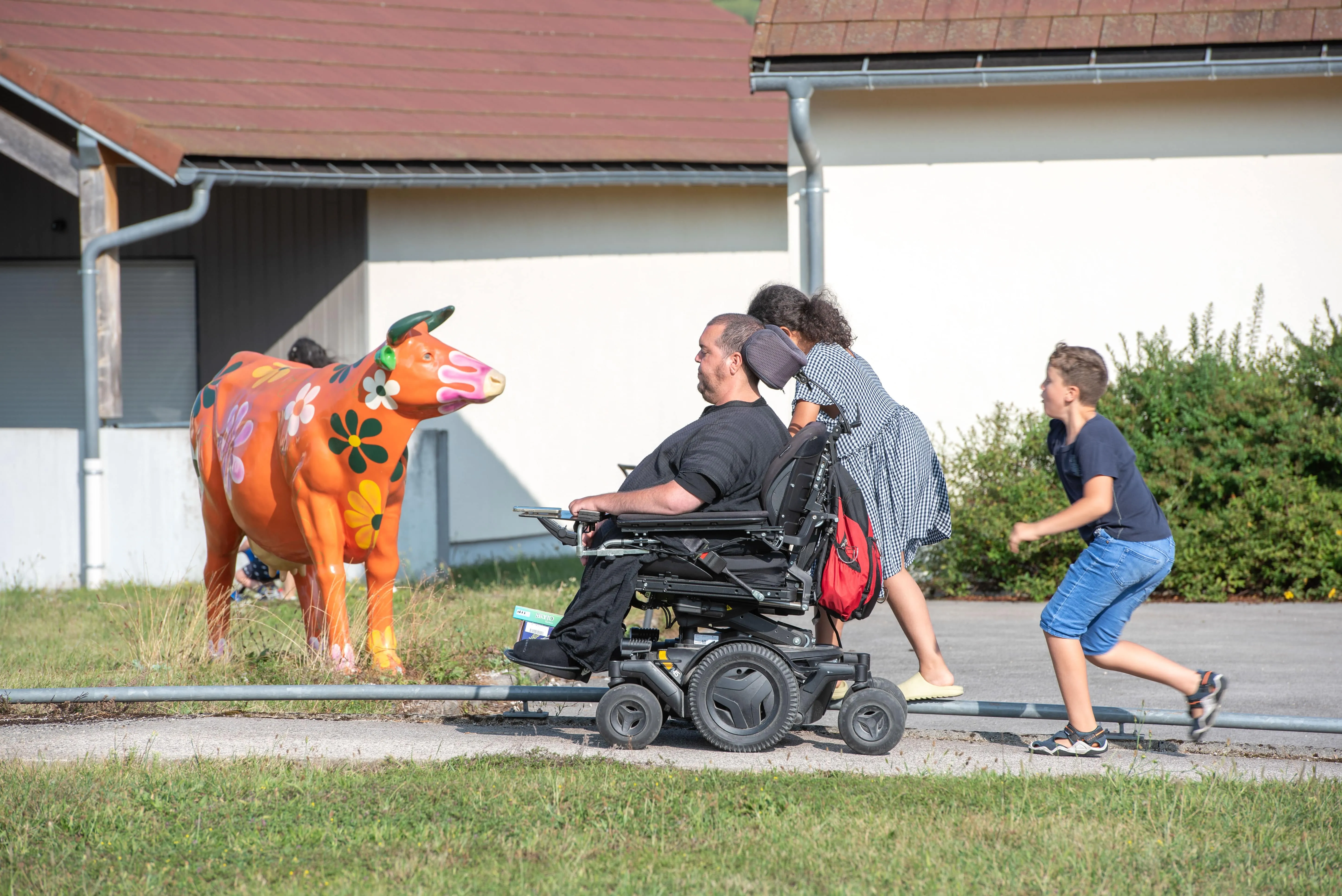 Une famille se baladant dans le VRF Les Cizes