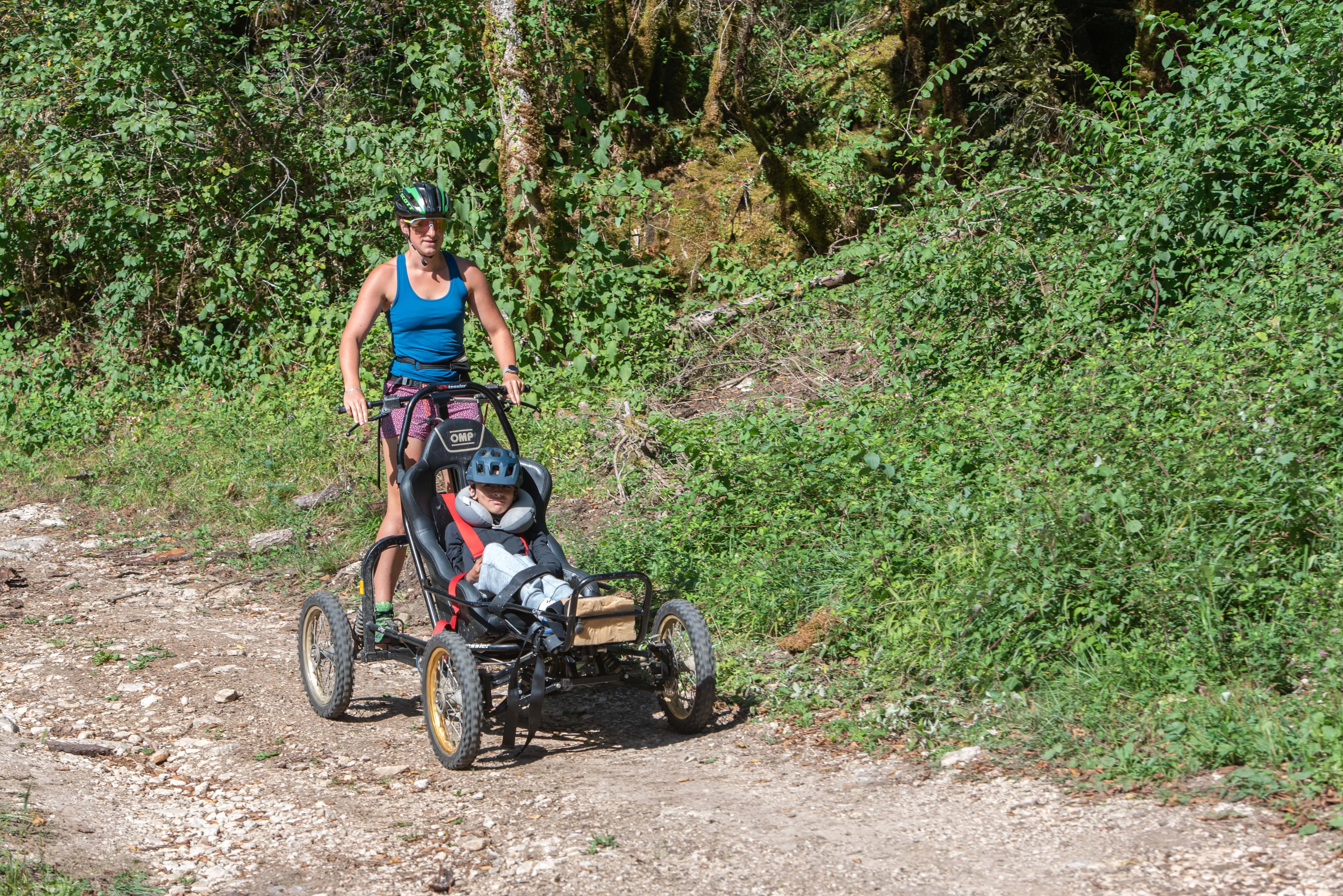 Une balade en forêt en duo avec un équipement adapté