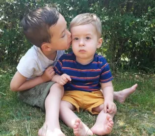 Indre - Noé, 3 ans, atteint d'amyotrophie spinale