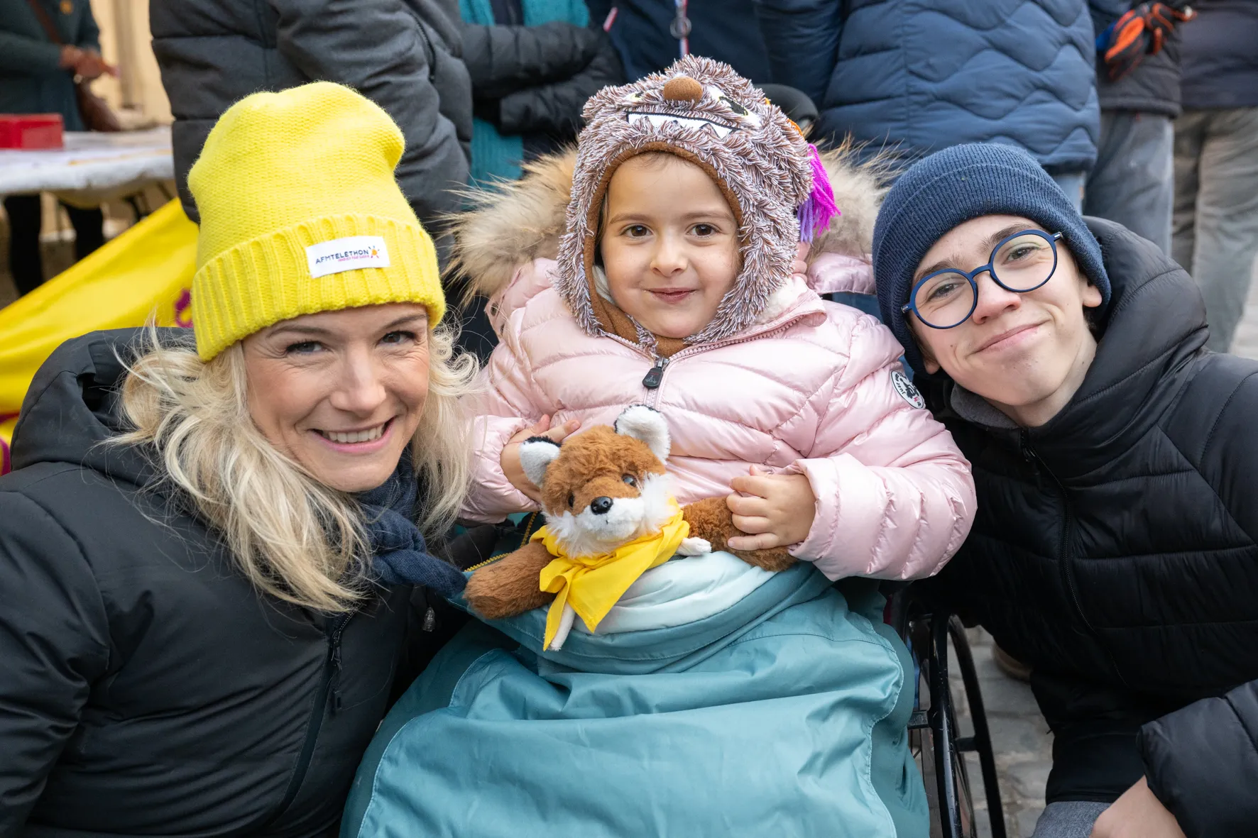 Victoire, ancienne ambassadrice du Téléthon, partage un moment complice à Avesnes-sur-Helpe