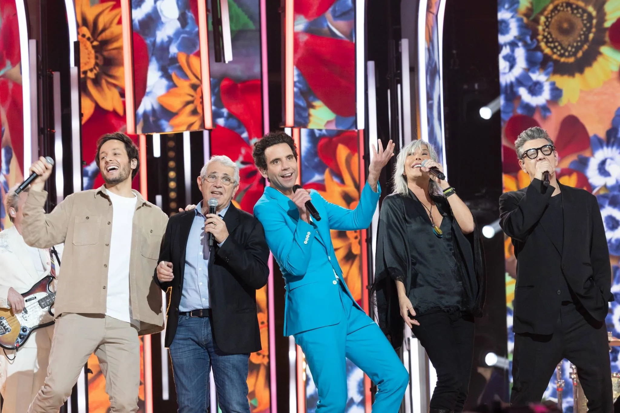 Réunis pour une soirée inoubliable, Mika, parrain du Téléthon 2024, partage la scène avec d’anciens parrains emblématiques, dont Vianney, Zazie, Michel Boujenah et Marc Lavoine