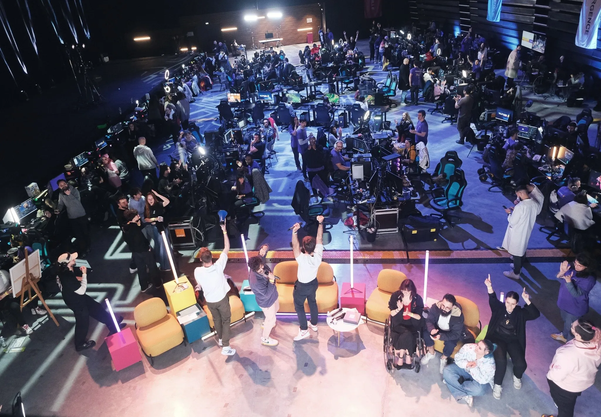 Gamers, streamers...tous mobilisés aux Arènes d'Evry pour le Téléthon Gaming 2024