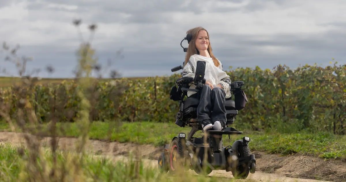 Depuis plus de 50 ans, l’AFM-Téléthon se mobilise pour que chaque malade puisse accéder à un fauteuil roulant adapté et financé par la solidarité nationale.