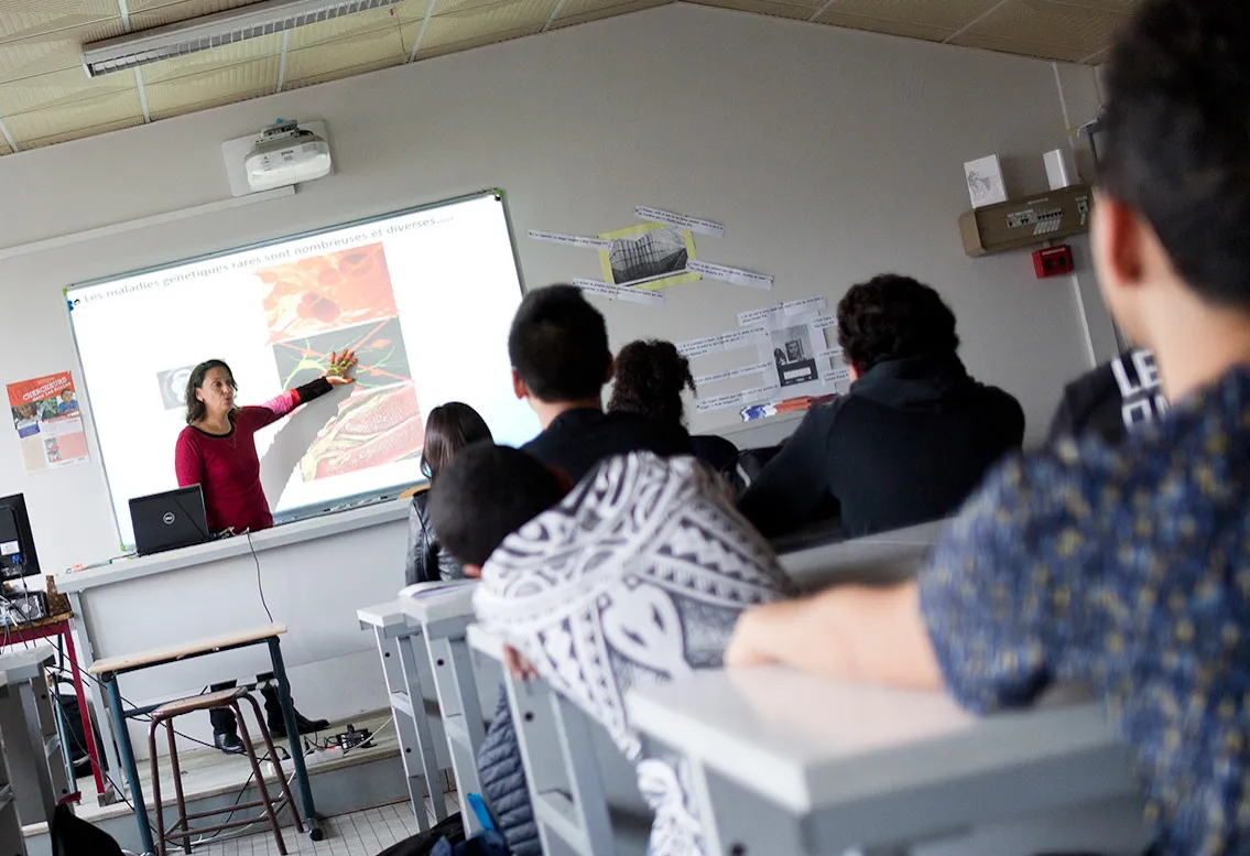 1000 chercheurs dans les écoles