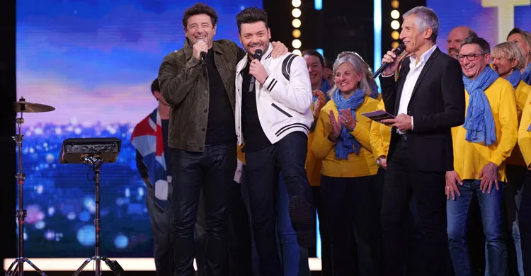 Kev adams, bruel et nagui sur le plateau du téléthon 2022